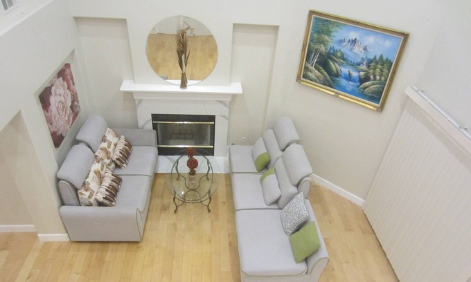 Claremont Hills Haus | Close to UC Berkeley 2 bedroom with Wifi and Laundry
