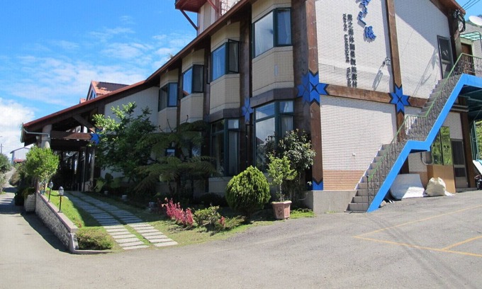 Ren'ai Hotel | Cloud Falls Resort