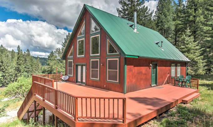 Cloudcroft Haus | Cloudcroft Home with Spacious Stargazing Deck!