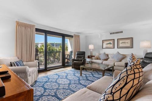 Litchfield by the Sea Haus | Coastal Charm 3BR Condo with Resort Amenities