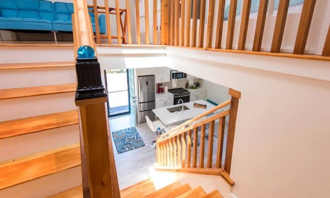 Kennebunk Eigentumswohnung | Coastal Elegance in Historic Dock Sq Breath Again