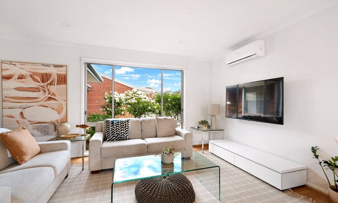 Torquay Haus | Coastal Nest -walk to the beach!