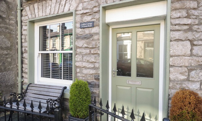 Kendal Hütte | COBBLE COTTAGE, romantic, with open fire in Kendal