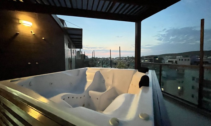Cabo Frio Wohnung | Cobertura Luxo com Jacuzzi