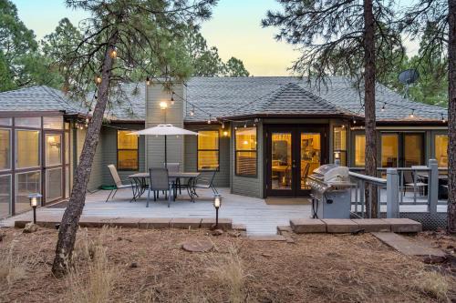Flagstaff Haus | Coburn Cabin @ Country Club Game Room New Central AC Pet and Family-Friendly