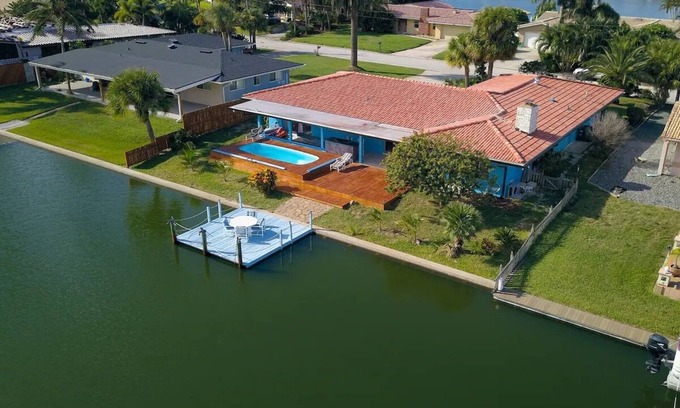 Cocoa Isles Villa | Cocoa Beach Canal Front Villa