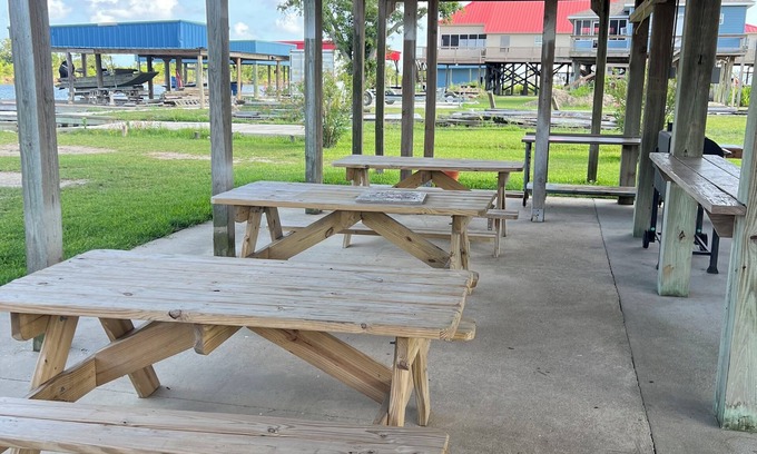 Chauvin Haus | Cocodrie Angelcamp