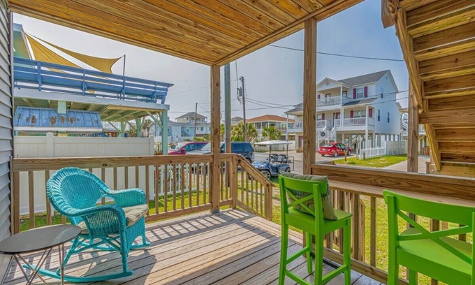 Cherry Grove Beach Haus | Coconut Flats Duplex- Downstairs-