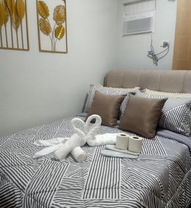 San Dionisio Wohnung | Coho Staycation with Free swimming in Las Pinas