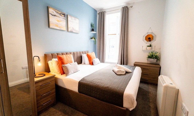 Castle Wohnung | Cohost Partners ✨ Converted Chapel Retreat | King Bed