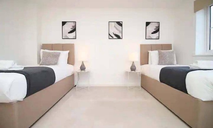 Magor Haus | Cohost Partners Cozy 4 Bed Home with Garden