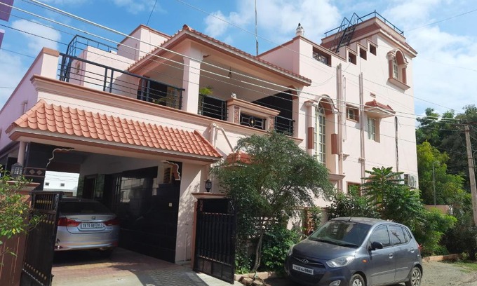 Saravanampatty Haus | Coimbatore Home Stay & Serviced Apartment
