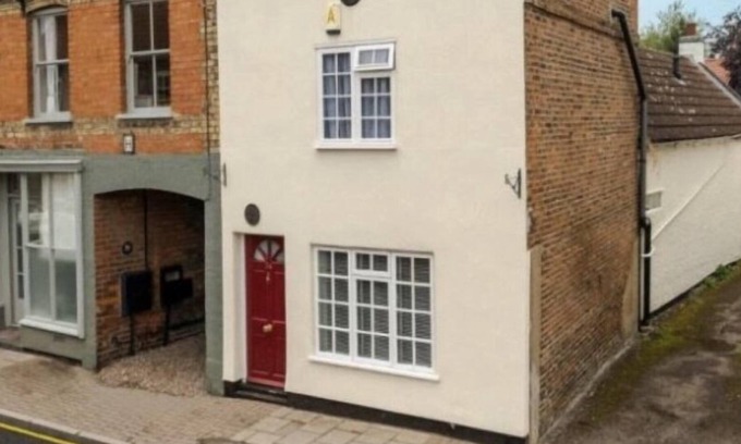 Thimbleby Haus | Coin house, stunning 3 beds and garden, Horncastle