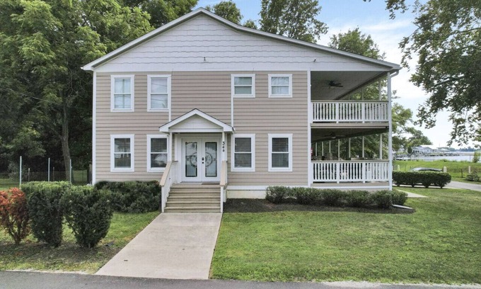 Buckeye Lake Haus | Colonial on Crane: Hot tub, pet friendly, and boat dock included