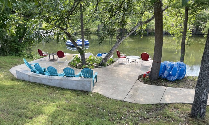 Ingram Haus | Colorful waterfront retro compound, airstream kitchen, hot tub, media barn!