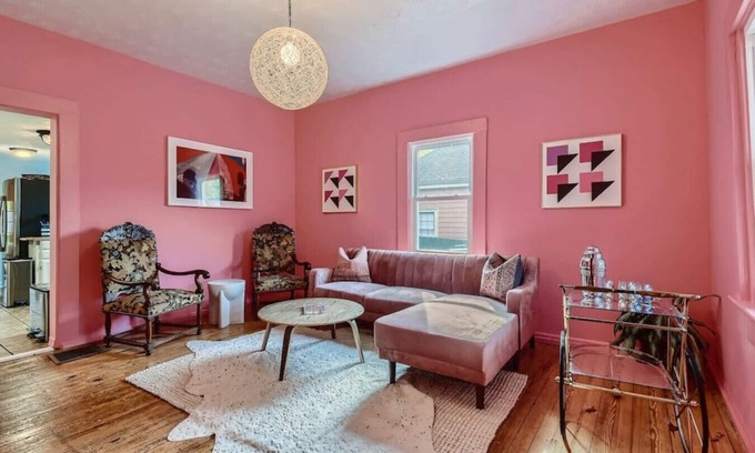 Cabbagetown Haus | Colour Crush: Walk to Bars, Restaurants, Beltline