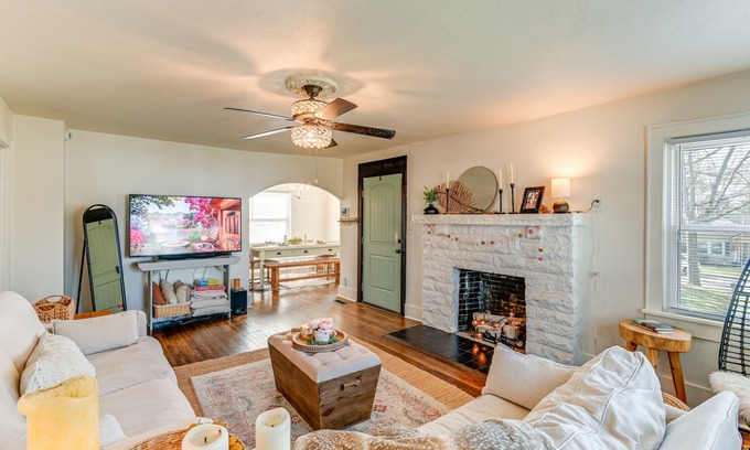 Columbia Hütte | Columbia Cottage w/ Patio: 1 Mi to Downtown!