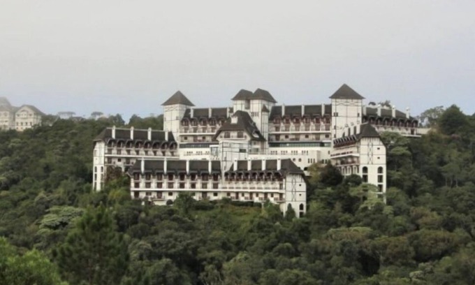 Alto do Capivari Haus | Come stay in a beautiful castle in the mountains of the Jordan countryside