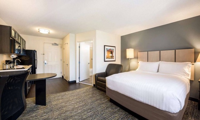 West Des Moines Resort | Come Create Memories w/ Fun-filled Adventures at this Paradise! w/ Full Kitchen!