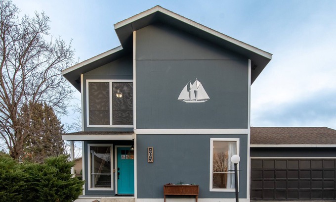 Richland Haus | Come Sail Away Home - Wonderful 3-Bedroom Home