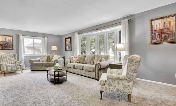 East Lansing Haus | Comfort and Space near MSU