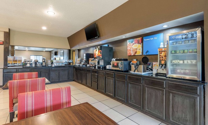 Warren Hotel | Comfort Inn Warren I-69