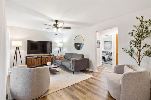 Cleveland Heights Haus | Comfort & Style - Mins to CLE Clinic - Family Friendly