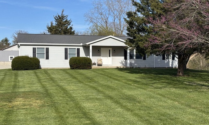 Xenia Haus | Comfortable 3 BR 2 full bath located between Xenia and Wilmington OH