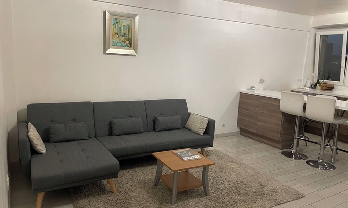 Gambetta Wohnung | Comfortable 3-room apartment in La Défense close to transport links