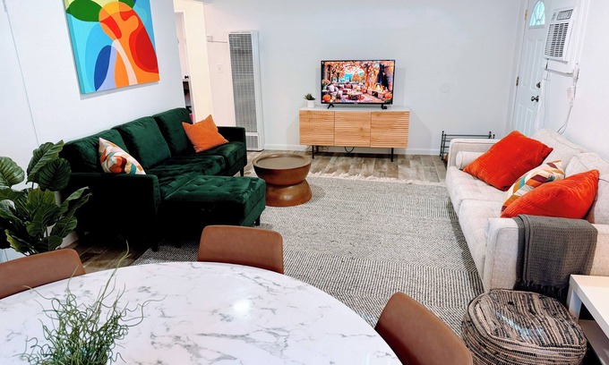 Downtown Wohnung | Comfortable and style, near downtown vibe, cafes, supermarket