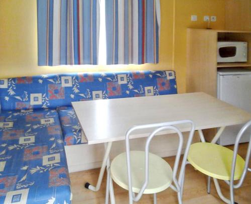 Burinhosa Haus | Comfortable Bungalow Near Pataias with Shared Pool