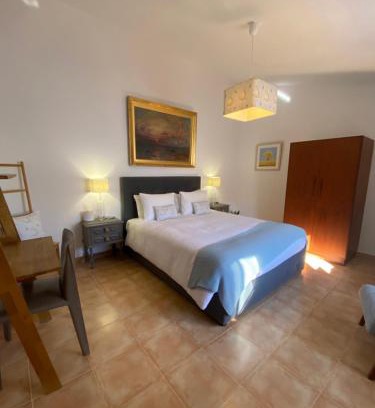 Almodovar Haus | Comfortable Room in the Hills of Serra do Caldeirão