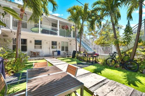 West Avenue Wohnung | Comfy 1BR in Miami Beach's Heart w BBQ zone