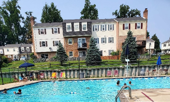 Leisure World Haus | Comfy 2 bdrm unit w/King size bed & Free parking.