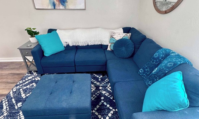 Nederland Wohnung | Comfy 2BR/1BA Apt Sum
