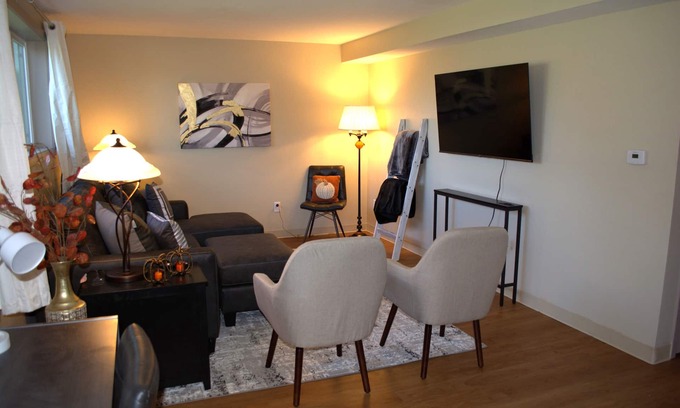 Lewiston Eigentumswohnung | Comfy and Cozy 2-bedroom, 1 bath basement condo in lovely Lewiston with WiFi