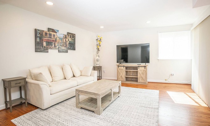 Nauck Wohnung | Comfy and Cozy - Min from National Mall