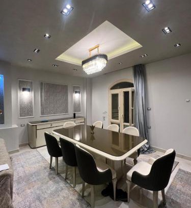 Faisal Wohnung | Comfy and spacious two bedrooms apartment - 5 mins drive from bus station