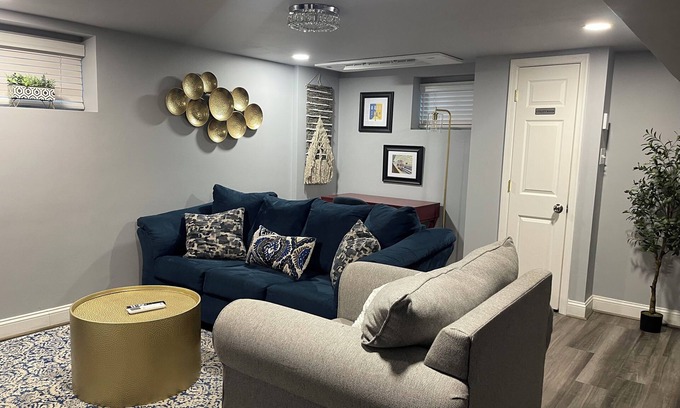 Taylor Run Wohnung | Comfy, Cozy & Close to DC