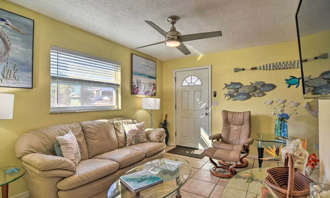 Downtown Dunedin Haus | Comfy Dunedin Escape: 1 Block to Main Street!