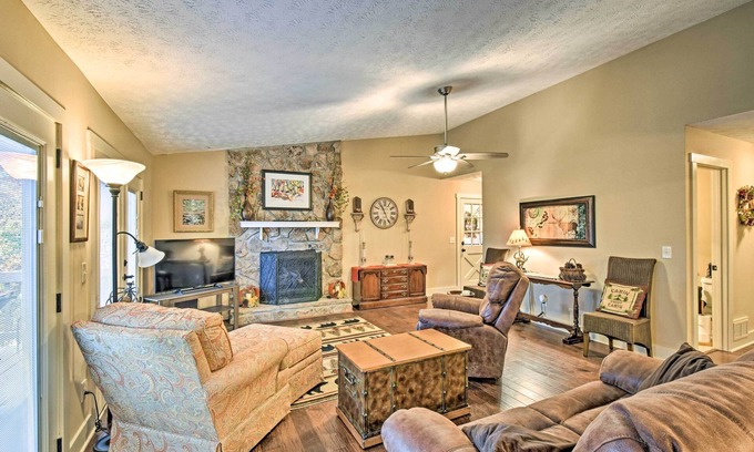 Tate Haus | Comfy Jasper Getaway w/ Community Amenities!
