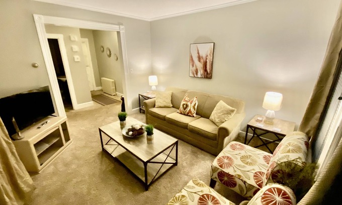 Middletown Wohnung | Comfy near Middlesex Hospital