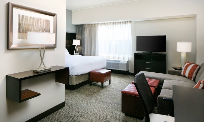 Historic East Village Wohnung | Comfy Studio Suite | Indoor Pool, Hot Tub