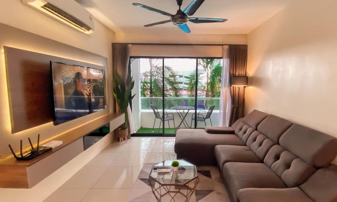 Kampung Kuala Pari Wohnung | Comfy Suite Manhattan Ipoh PoolView Waterpark Free Netflix&Game