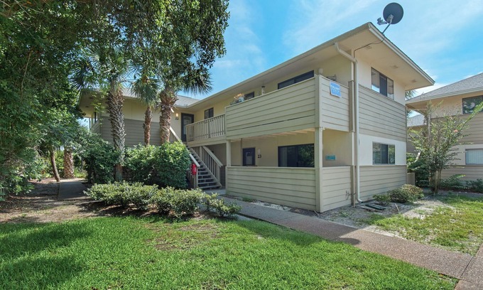 Miramar Beach Hütte | Comm Pool-Short Walk 2 Beach