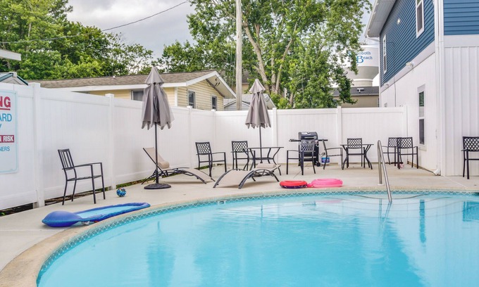 Rehoboth Beach Wohnung | Community Pool Access: Rehoboth Beach Unit!