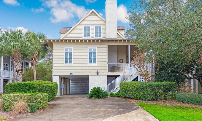 Litchfield by the Sea Haus | Compass Point 82 3BR 3 BA House w Kitchen