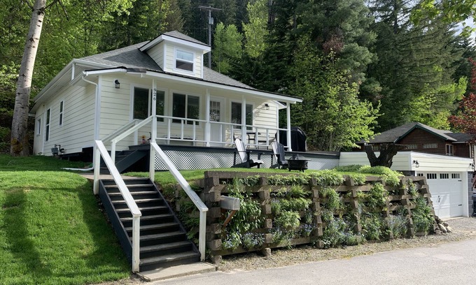 Wallace Haus | Completely renovated bungalow on South Hill steps from quaint downtown Wallace!!