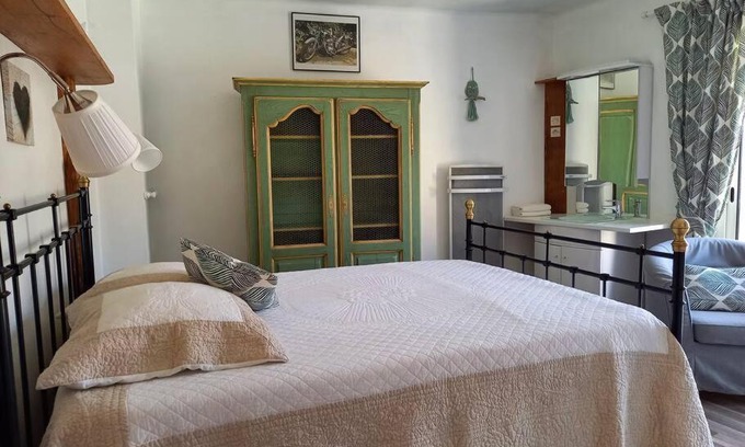 Comps-sur-Artuby Haus | Comps sur Artuby, le tilleul et le four, Jabron