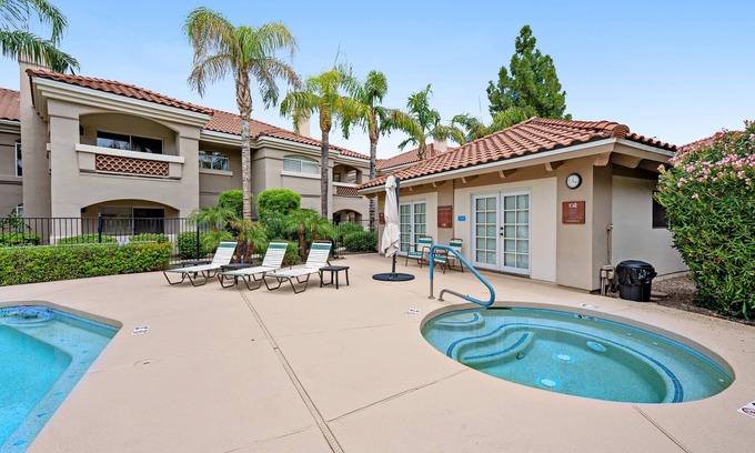 McCormick Ranch Eigentumswohnung | Condo in a gated community with balcony, pool, hot tub, gym - near Talking Stick